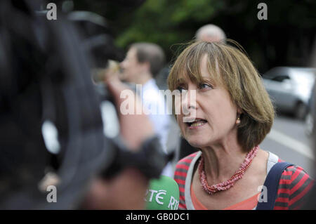 Patricia McKenna after talks with the French President Nicholas Sarkozy at the French Embassy in Dublin regarding the Lisbon Treaty referendum. Stock Photo