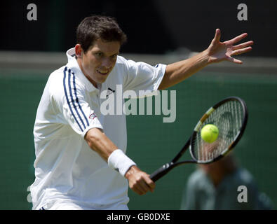 Tennis - Wimbledon 2003 - Men's First Round - Tim Henman v Tomas Zib Stock Photo