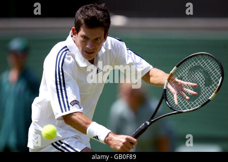 Tennis - Wimbledon 2003 - Men's First Round - Tim Henman v Tomas Zib Stock Photo