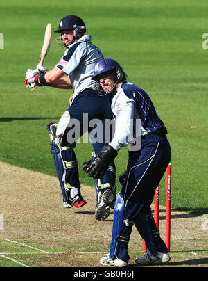 Kent Spitfire's Darren Stevens clips the ball past Warwickshire's wicketkeeper Tony Frost during the Twenty20 Cup Quarter Final match at Edgebaston Cricket Club, Birmingham. Stock Photo