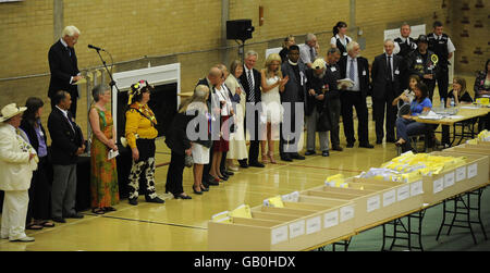 David Davis stands with the other candidates at the Haltemprice leisure centre, as his victory in the Haltemprice and Howden by-election is announced. Stock Photo