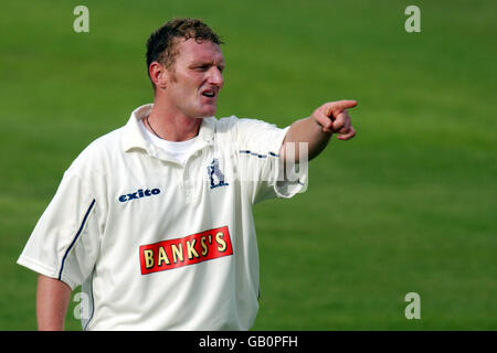 Cricket - Frizzell County Championship - Warwickshire CCC v Kent CCC. Dougie Brown, Warwickshire Stock Photo