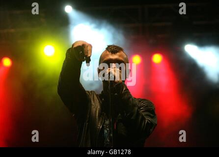 Jon McClure of Reverend and the Makers performs during the Oxegen Festival 2008 at the Punchestown Racecourse, Naas, County Kildare, Ireland. Stock Photo