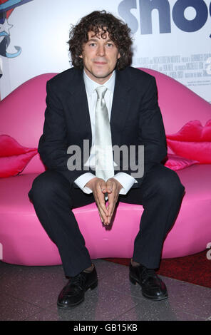 Alan Davies arriving at the UK Premiere of Angus, Thongs and Perfect Snogging. Held at the Empire Cinema, Leicester Square. Stock Photo