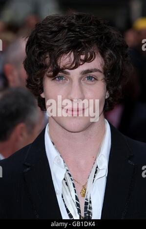 Aaron Johnson arrives for the UK premiere of Angus, Thongs and Perfect Snogging at the Empire Leicester Square, London, WC2. Stock Photo