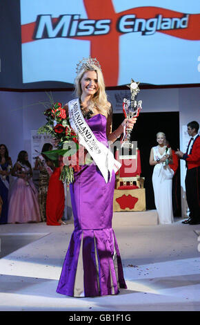 Laura Coleman, Miss Derby aged 22, is crowned Miss UK during the Miss England 2008 Grand Final at Troxy in east London. Stock Photo