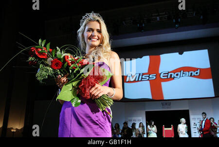 Laura Coleman, Miss Derby aged 22, is crowned Miss UK during the Miss England 2008 Grand Final at Troxy in east London. Stock Photo