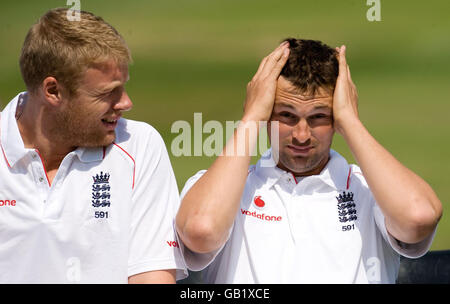 Cricket - England Nets - Edgbaston. England's Andrew Flintoff and Steve Harmison pose for a team photo before a nets practice session at Edgbaston, Birmingham. Stock Photo