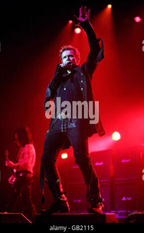 Billy Idol performing on stage at the Carling Academy Brixton in south London. Stock Photo