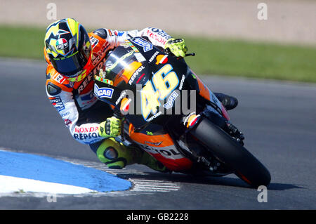 Motorcycling - Cinzano British Motorcycle Grand Prix - Donington Park. Valentino Rossi goes around Melbourne hairpin Stock Photo