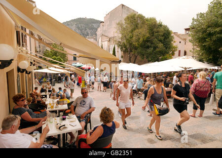 Street scene, Pollenca ( Pollensa ) old town, Mallorca ( Majorca ), Balearic Islands, Spain Europe Stock Photo