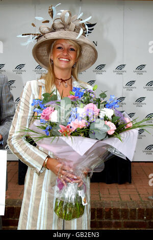 Horse Racing - Sandown - Eclipse Meeting. The 'Best Dressed Lady' competition Stock Photo