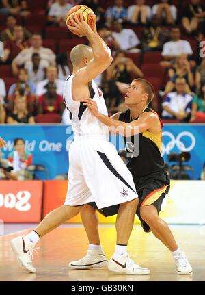 USA's Kobe Bryant in action during the Men's Preliminary Round Group B  match against Germany at the Olympic Basketball Arena on day 10 of the 2008  Olympic Games in Beijing Stock Photo - Alamy