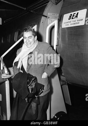 British Entertainment - Comedy - Tony Hancock  - London Airport - 1957 Stock Photo