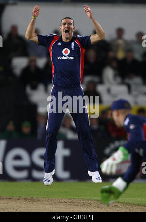 Cricket - Natwest Series - First One Day International - England v South Africa - Headingley Stock Photo