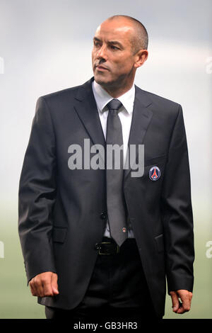 Soccer - French Premiere Division - Monaco v Paris Saint Germain - Stade Louis II. Paris Saint Germain coach Paul Le Guen Stock Photo