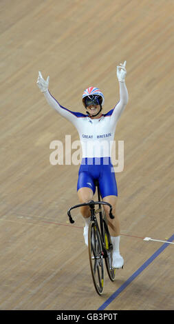 Olympics - Beijing Olympic Games 2008 - Day Eleven. Great Britain's Victoria Pendleton celebrates winning the Gold Medal in the Women's Sprint Final at The Laoshan Velodrome, Beijing, China. Stock Photo