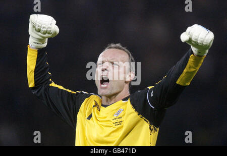 Soccer - Tennent's International Challenge - Scotland v Northern Ireland - Hampden Park. Northern Ireland's Maik Taylor gestures to fans following the Tennent's International Challenge Match at Hampden Park, Glasgow. Stock Photo