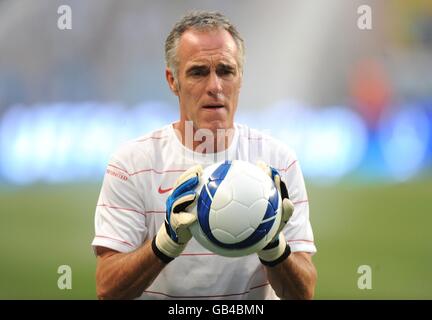 Soccer - UEFA Super Cup Final - Manchester United v Zenit St Petersberg - Stade Louis II. Manchester United's Goalkeeping Coach Eric Steele Stock Photo