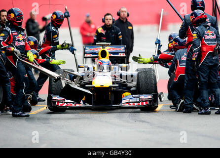 Mark Webber, Australia, during a pit stop with his Red Bull Racing-Renault RB7, motor sports, Formula 1 testing at Circuit de Stock Photo