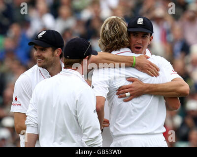 Cricket - npower Fourth Test - Day Three - England v South Africa - The Brit Oval Stock Photo