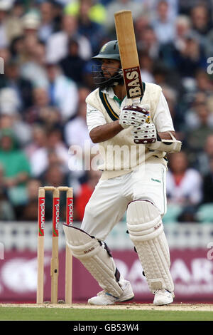 Cricket - npower Fourth Test - Day Three - England v South Africa - The Brit Oval. South Africa's Hashim Amla in action against England Stock Photo