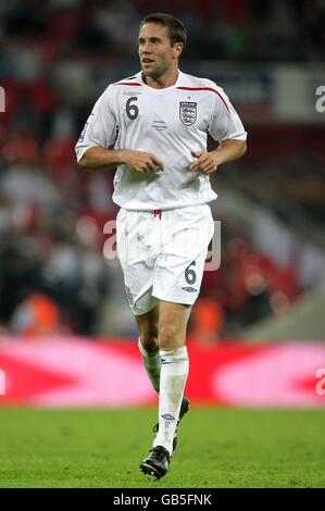 Soccer - FIFA World Cup 2010 - Qualifying Round - Group Six - England v Kazakhstan - Wembley Stadium. Matthew Upson, England Stock Photo