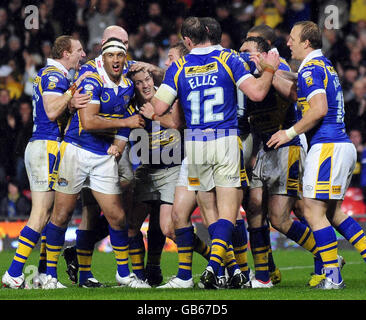 Rugby League - engage Super League Grand Final - St Helens v Leeds Rhinos - Old Trafford. Leeds Whinos Danny McGuire celebrates his try during the engage Super League Grand Final at Old Trafford, Manchester. Stock Photo