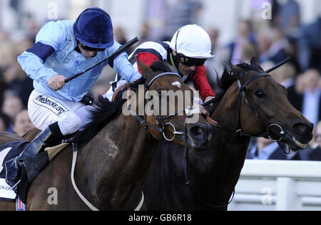 Horse Racing - Willmott Dixon Group Day - Ascot Racecourse Stock Photo