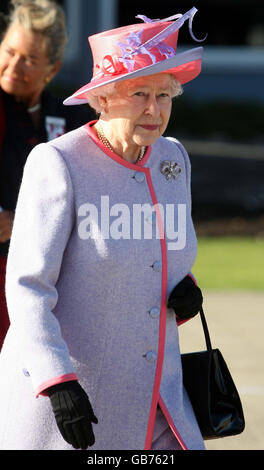 Queen Elizabeth II leaves the Royal suite at Heathrow Airport before boarding a plane ahead of the royal visit to eastern Europe. Stock Photo