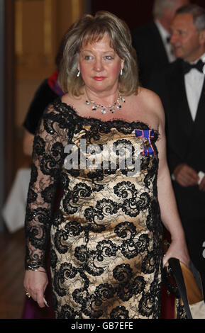 Queen elizabeth angela kelly hi-res stock photography and images