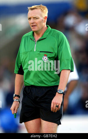 Soccer - Nationwide League Division Three - Mansfield Town v Darlington. Referee Trevor Kettle Stock Photo