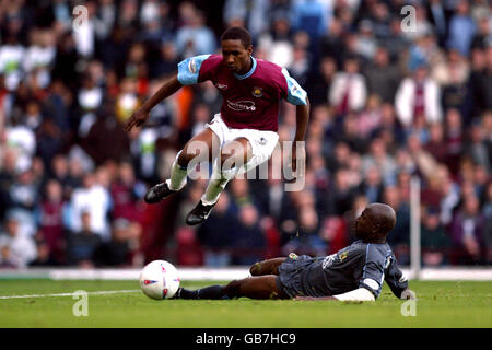 Soccer - Nationwide League Division One - West Ham United v Burnley. West Ham United's Jermain Defoe and Burnley's Mo Camara. Stock Photo