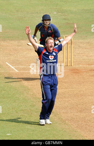 Cricket - Warm Up Match - Mumbai Cricket Association President's XI v England XI - Brabourne Stadium - Mumbai Stock Photo