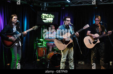 Bala Cynwyd, PA, USA. 5th July, 2016. American Alternative Rock Band Weezer Visit Radio 104.5's Performance Theatre. Stock Photo