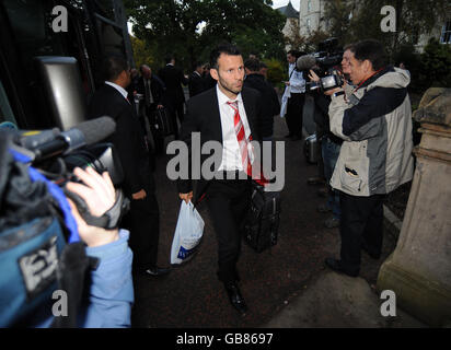 Soccer - Manchester United Press Conference - Loch Lomond. Manchester United's Ryan Giggs arrives at Cameron House Hotel, Loch Lomond. Stock Photo
