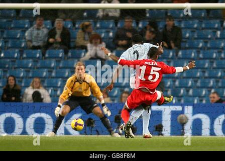 FC Twente's Eljero Elia scores the equaliser past Manchester City's goalkeeper Joe Hart Stock Photo