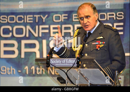 Air Chief Marshal Sir Jock Stirrup, Chief of the Defence Staff, speaks at the Society of Editors conference, Marriott Royal Hotel, Bristol. Stock Photo