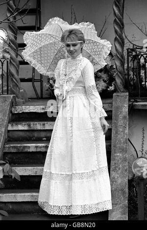 The Albino circus performers of the Victorian Era