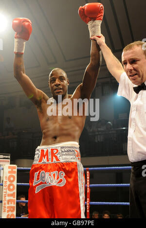 Boxing - Dwayne Lewis v Dean Walker - Super-Middleweight - Bethnal Green - London Stock Photo
