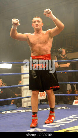 s Albert Sosnowski celebrates his win over British Heavyweight champion Danny Williams (Brixton) at Bethnal Green's York Hall. Albert Sosnowski won after the referee stopped the fight in the eighth round. Stock Photo