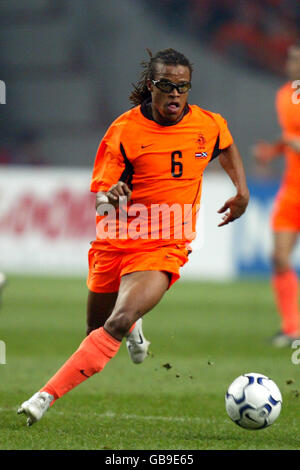 Soccer - European Championship 2004 Play-Off - Second Leg - Holland v Scotland. Edgar Davids, Holland Stock Photo