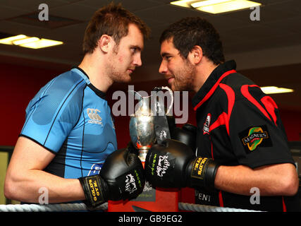 Rugby Union - 1872 Cup Sponsorship Photocall - David Lloyd Centre. Glasgow Warriors captain Alastair Kellock (left) with Edinburgh's Jim Hamilton pose in a boxing ring at the David Lloyd Centre, Glasgow. Stock Photo