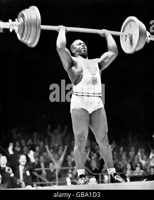 USA's John Davis, gold medallist, lifts with ease Stock Photo - Alamy