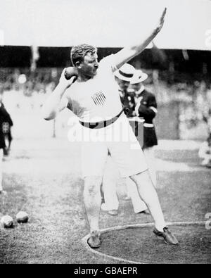 Athletics - Stockholm Olympic Games 1912 - Men's Shot Put (Best Hand). Pat McDonald, USA, gold medallist Stock Photo