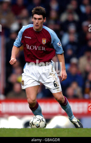 Soccer - FA Barclaycard Premiership - Aston Villa v Arsenal. Gareth Barry, Aston Villa Stock Photo