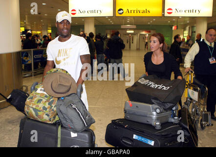 I'm a Celebrity Contestants Arrive Back at Heathrow - London Stock Photo