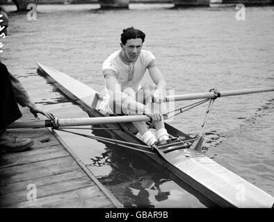 Rowing. Antony Rowe training at Henley for the Empire Games in Auckland Stock Photo