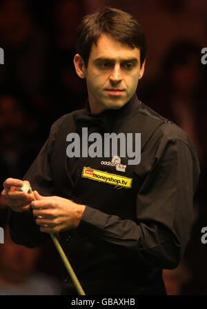 Ronnie O'Sullivan during the Maplin UK Championship at The International Centre, Telford. Stock Photo