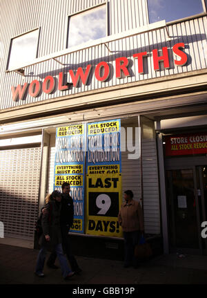 Woolworths closures. A branch of Woolworths, 115 High Street in Walthamstow, east London, which is due to close in the New Year. Stock Photo